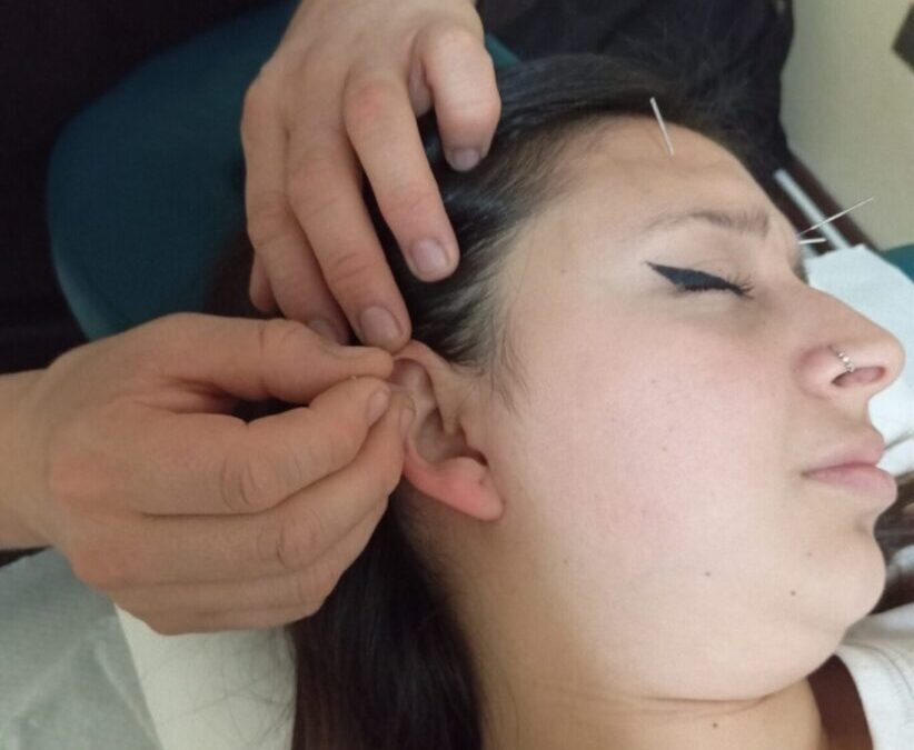 Dormir es un problema?. Conoce los Beneficios de la Auriculoterapia